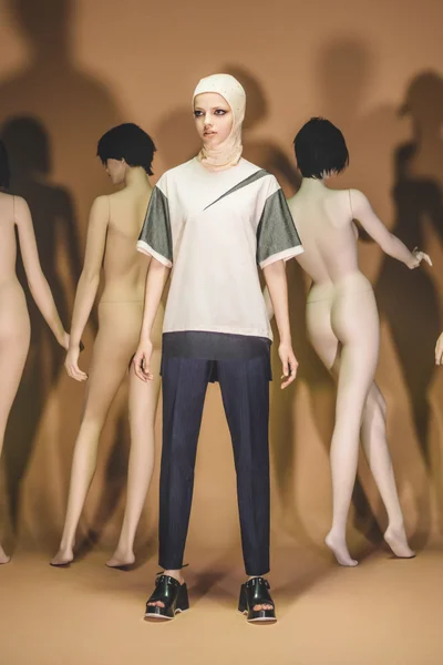 Look 17